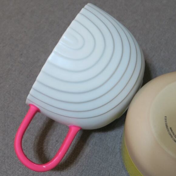 Starbucks Pair 2 Mugs White Rainbow Valentine Terracotta Yellow Blue Speckled - Picture 5 of 11